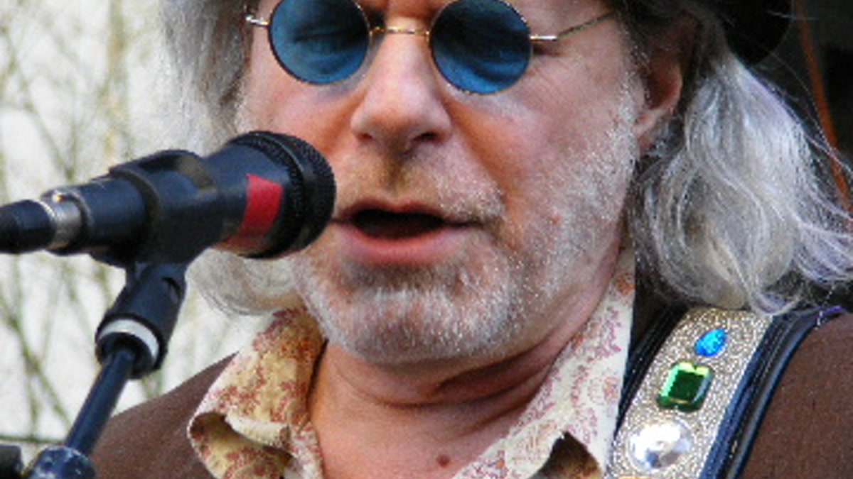 Buddy Miller actuando en directo