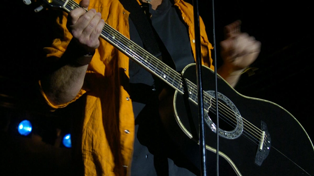 Billy Ray Cyrus actuando en directo