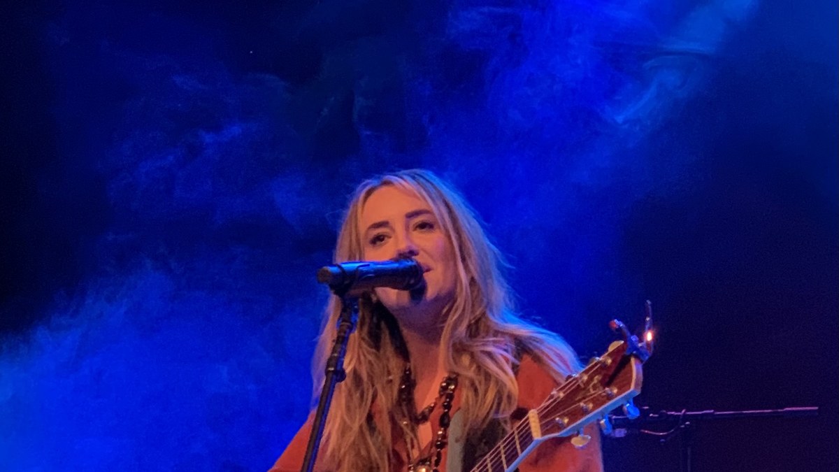 Lainey Wilson en concierto